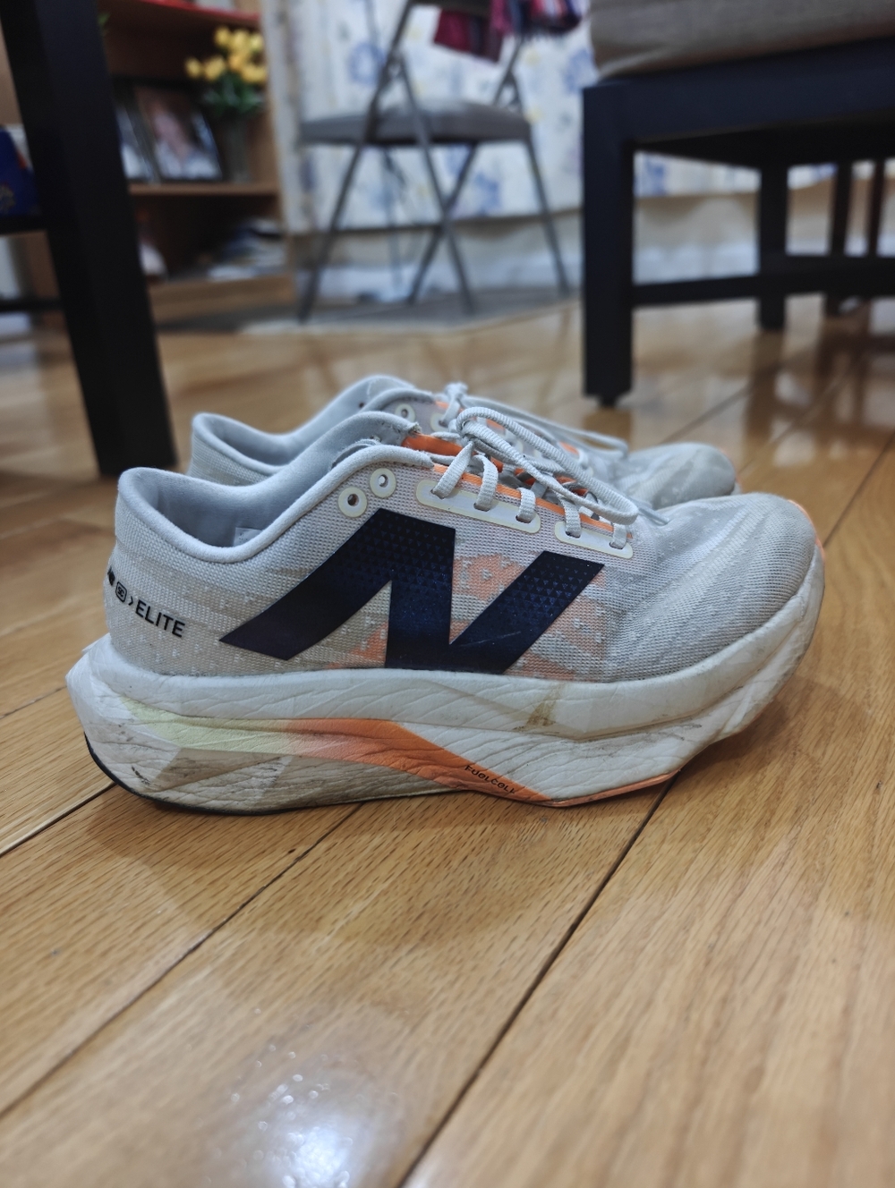 New Balance Womens FC SC Elite V4 WRCELCW4 White Running Shoes Sneakers Size 7 B